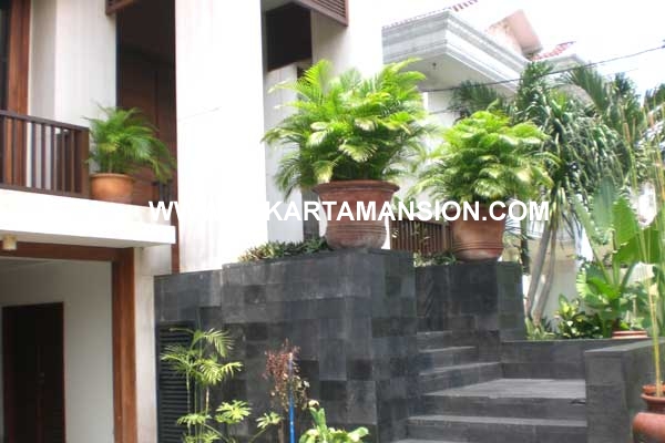 HR228 House at Senopati for rent