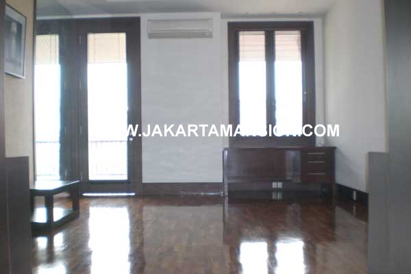HR228 House at Senopati for rent