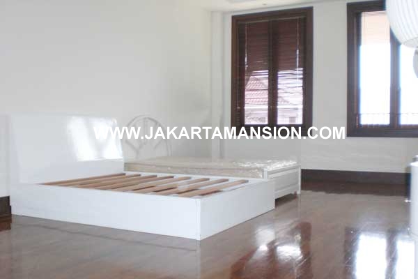 HR228 House at Senopati for rent