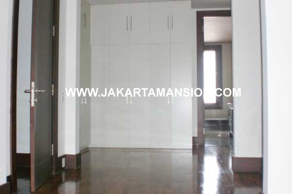 HR228 House at Senopati for rent