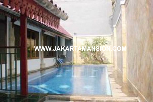 HR288 House at SENOPATI FOR RENT