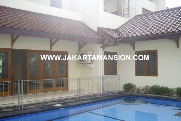 HR313 Town House Cipete