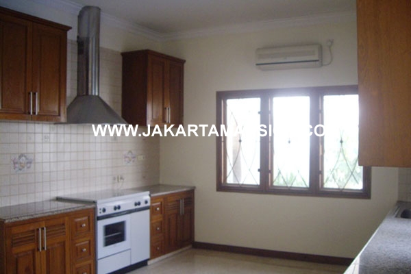 HR313 Town House Cipete