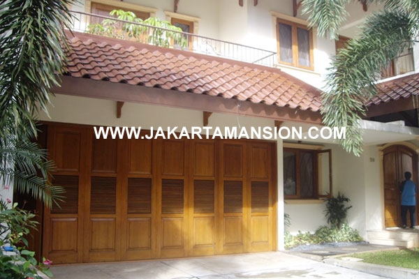 HR313 Town House Cipete