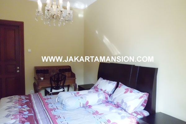 HS324 Rumah Patra Kuningan Jakarta dijual