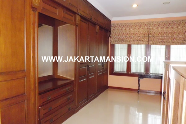 HS324 Rumah Patra Kuningan Jakarta dijual