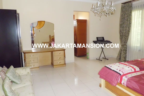 HS324 Rumah Patra Kuningan Jakarta dijual