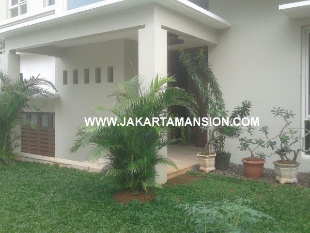 HR343 Quiet House in Senopati Area