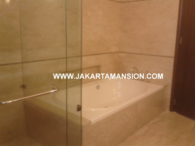 HR343 Quiet House in Senopati Area