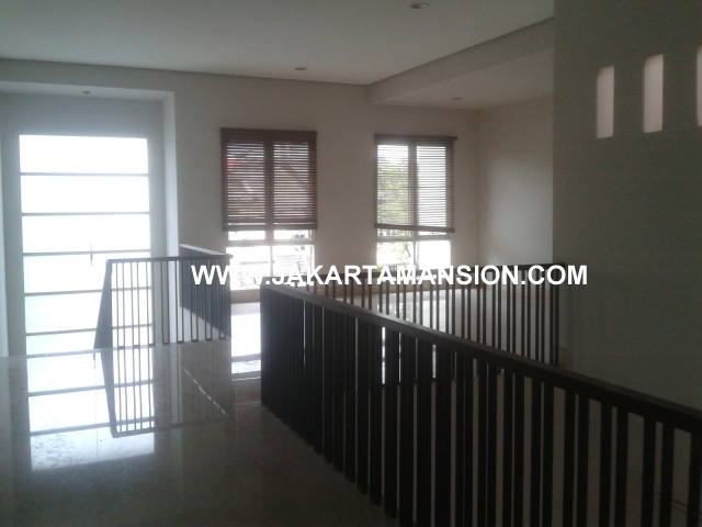 HR343 Quiet House in Senopati Area