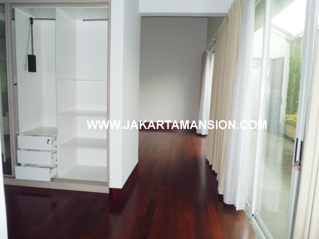 HR350 House For Rent at Senopati