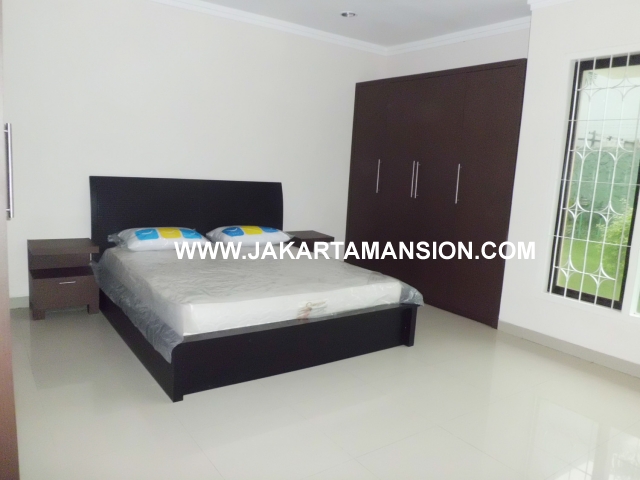 HR351 House For Rent at kemang