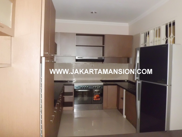 HR351 House For Rent at kemang