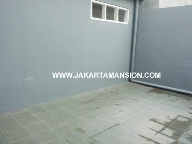HR351 House For Rent at kemang