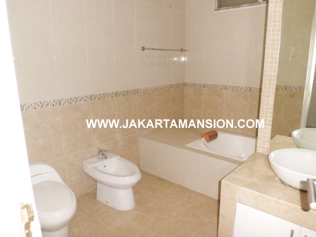HR351 House For Rent at kemang