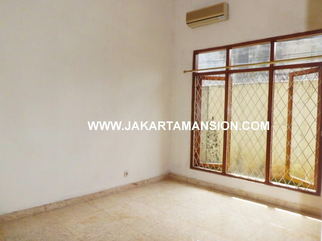 HS352 House for sale at kemang