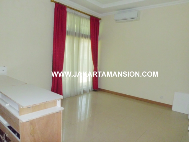 HR354 House for rent at taman patra kuningan