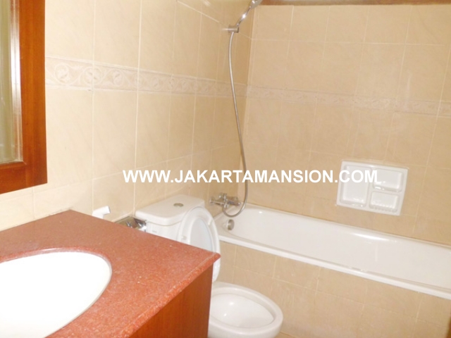 HR354 House for rent at taman patra kuningan