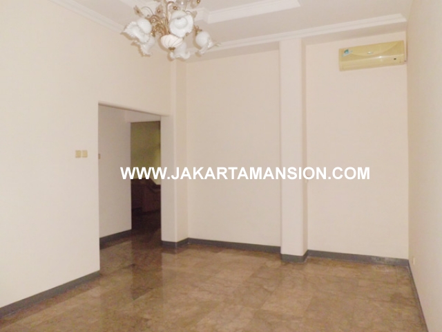 HR361 House for rent at Pondok Indah