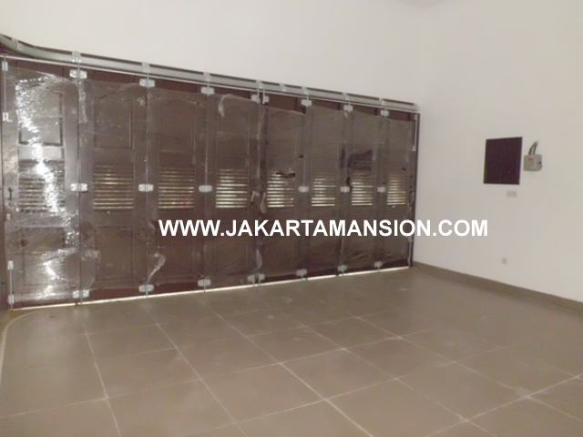 363 House for rent at taman patra kuningan