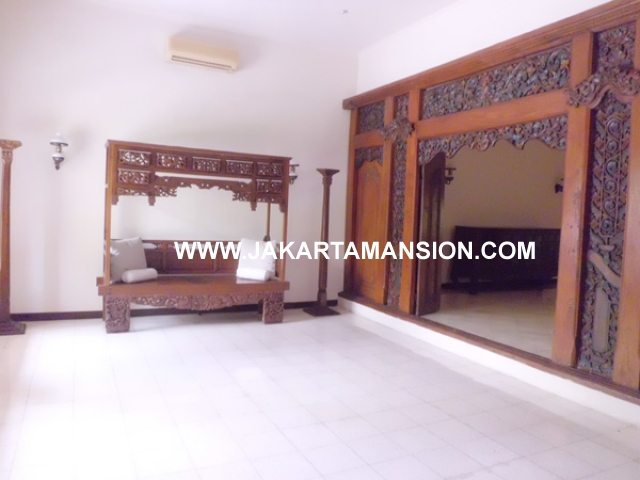 HR364 House for rent at kemang 