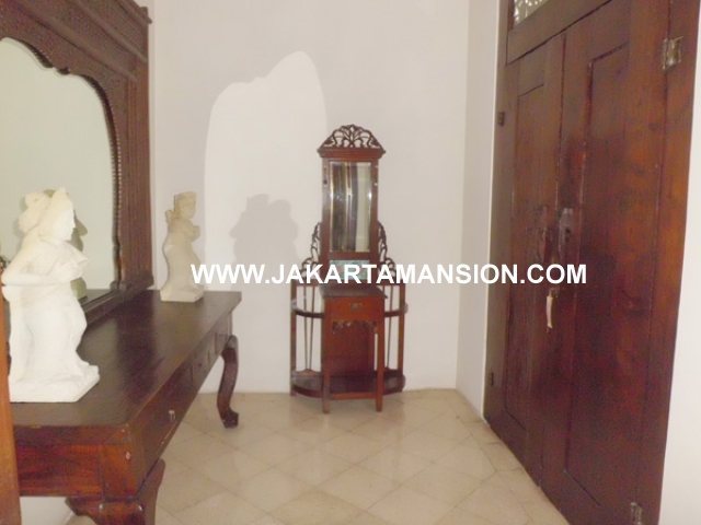 HR364 House for rent at kemang 