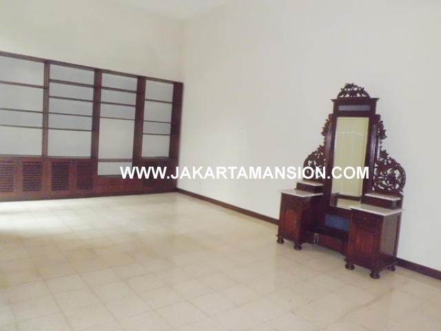 HR364 House for rent at kemang 