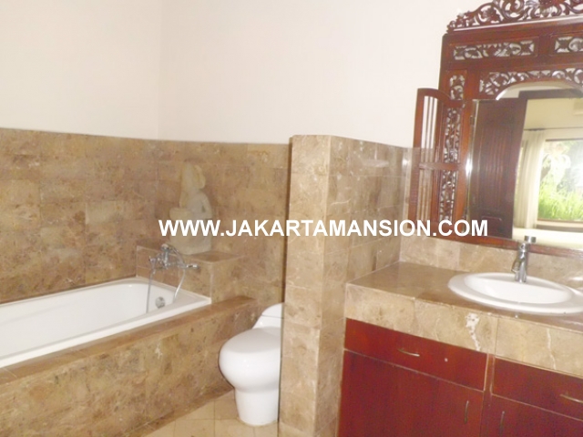 HR364 House for rent at kemang 