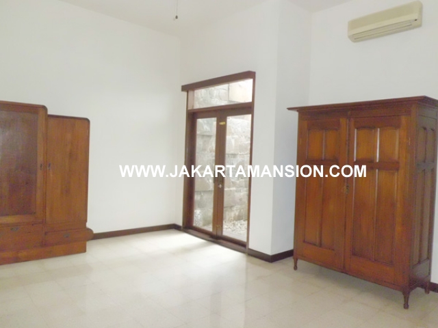 HR364 House for rent at kemang 
