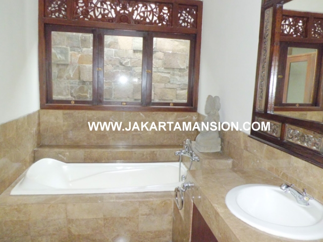 HR364 House for rent at kemang 