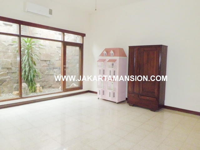 HR364 House for rent at kemang 