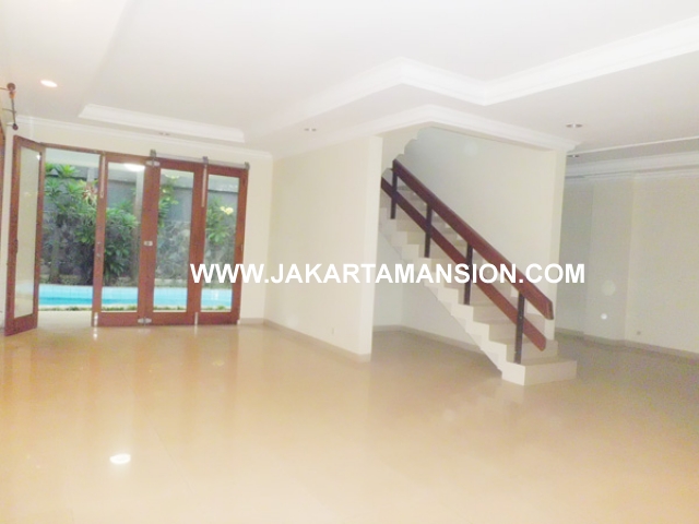 HR369 House for rent at patra kuningan