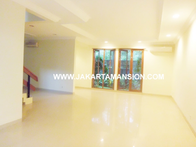 HR369 House for rent at patra kuningan