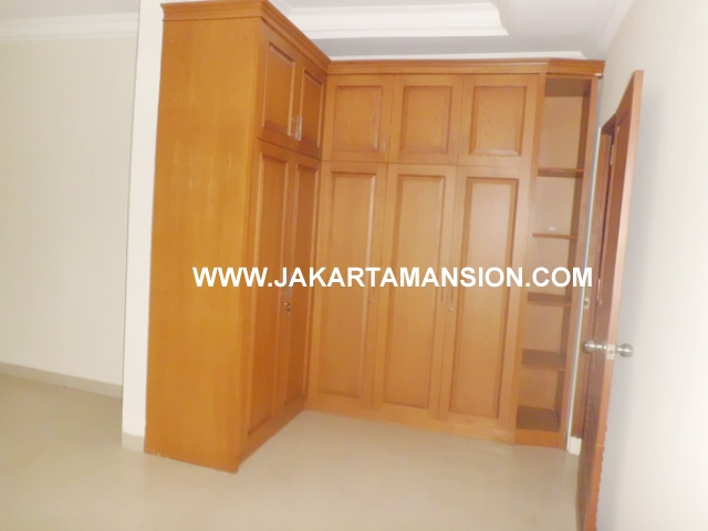 HR369 House for rent at patra kuningan