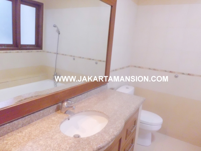 HR369 House for rent at patra kuningan