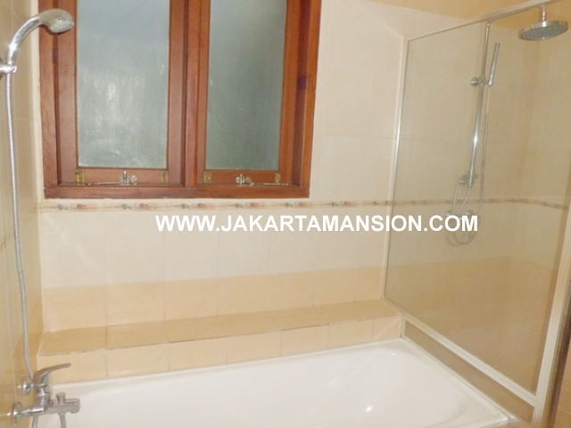 HR369 House for rent at patra kuningan