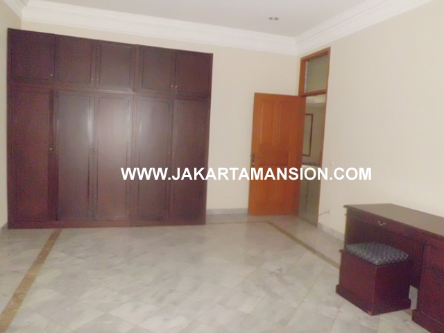 HR374 House for rent at senopati
