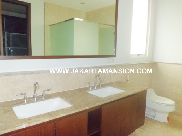HR375 House for rent at senopati