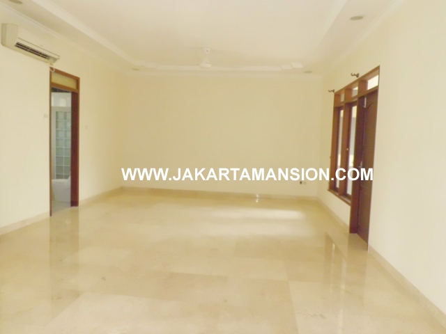 HR376 House for rent at kemang 