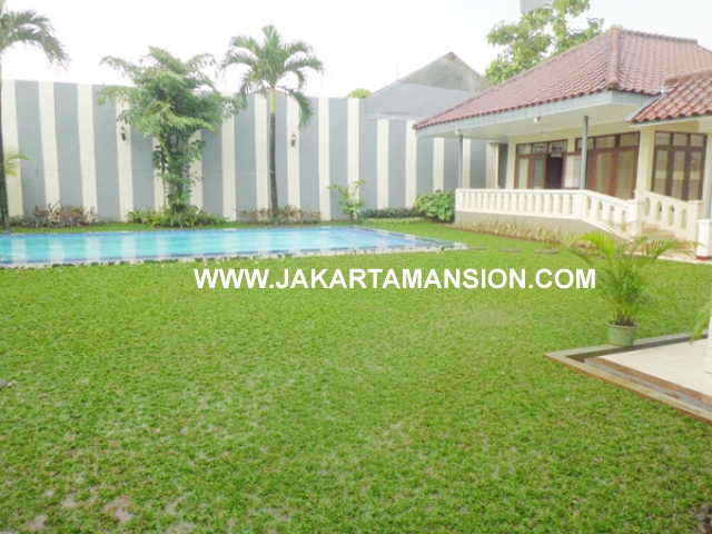 HR376 House for rent at kemang 
