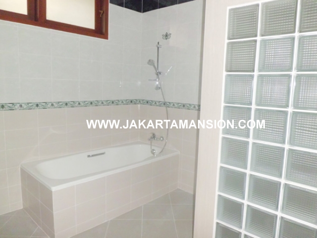 HR376 House for rent at kemang 