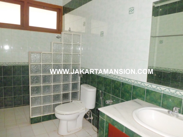 HR376 House for rent at kemang 