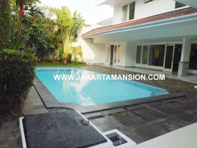 HR377 House for rent at Senayan Kebayoran Baru