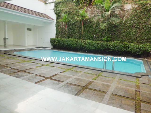 HR377 House for rent at Senayan Kebayoran Baru
