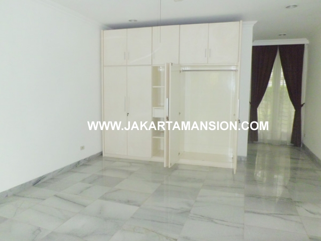 HR377 House for rent at Senayan Kebayoran Baru