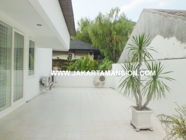 HR377 House for rent at Senayan Kebayoran Baru
