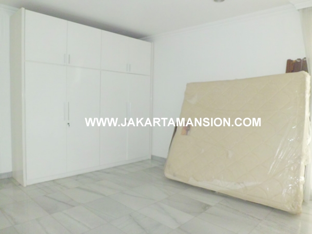 HR377 House for rent at Senayan Kebayoran Baru