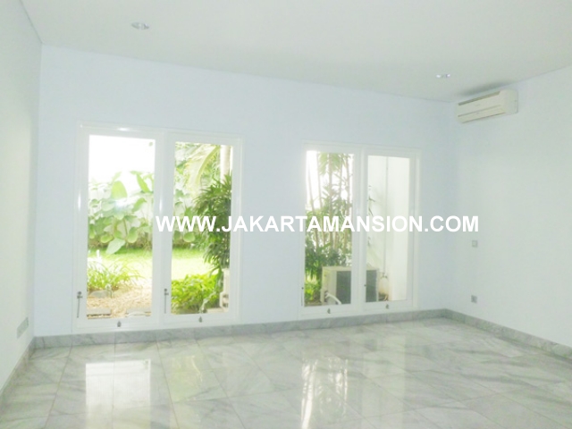 HR378 House for rent at Senayan Kebayoran Baru