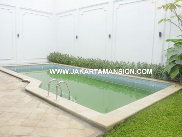 HR378 House for rent at Senayan Kebayoran Baru