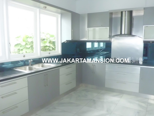 HR378 House for rent at Senayan Kebayoran Baru